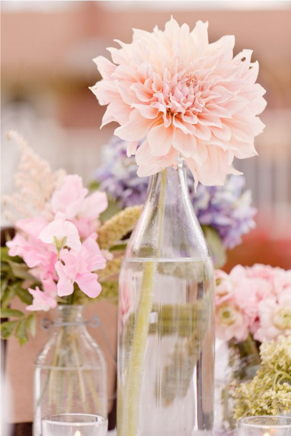 Декор для стола - цветы в бутылках